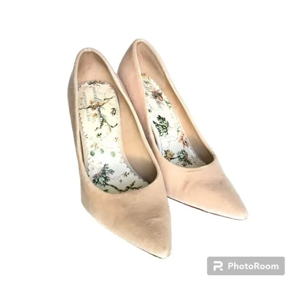 Antonio Melani Cream Nicola Bathie Bonnie Velvet Pumps Heels Women's Size 7.5