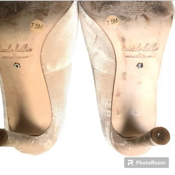 Antonio Melani Cream Nicola Bathie Bonnie Velvet Pumps Heels Women's Size 7.5