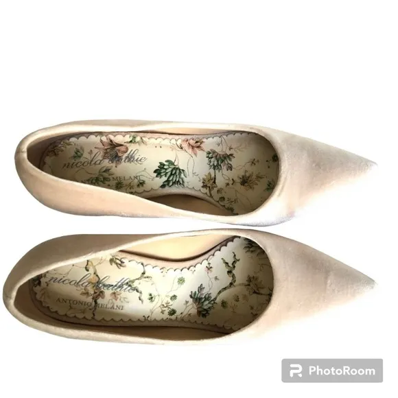 Antonio Melani Cream Nicola Bathie Bonnie Velvet Pumps Heels Women's Size 7.5