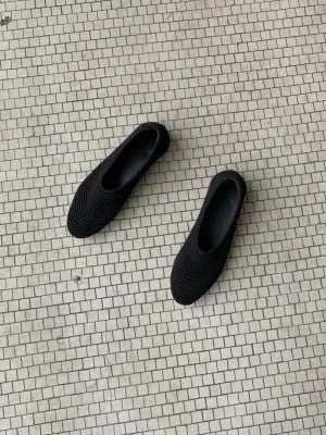 Beklina black flats