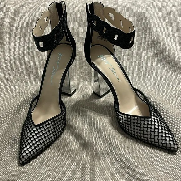 Betsey Johnson SB Jad Fishnet Evening Pump