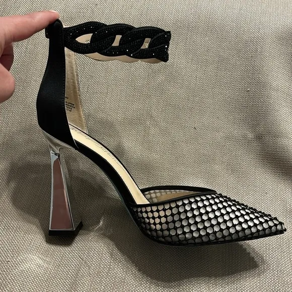 Betsey Johnson SB Jad Fishnet Evening Pump