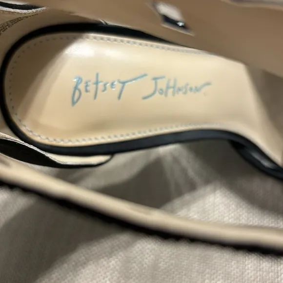 Betsey Johnson SB Jad Fishnet Evening Pump