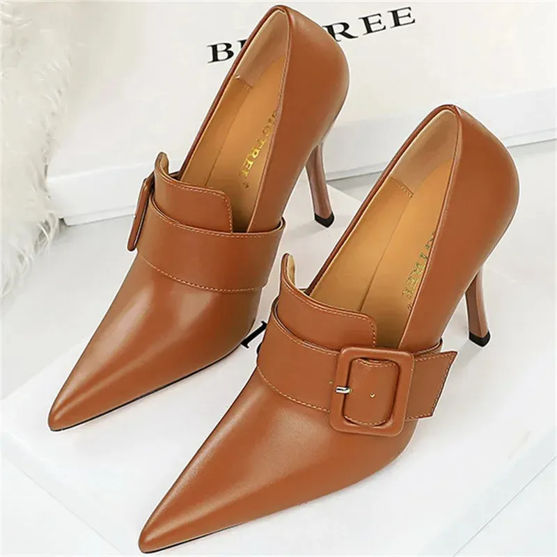 Black Leather Shoes: Buckled Shoes