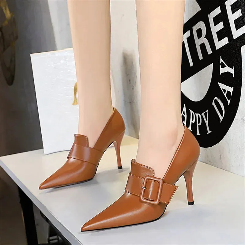 Black Leather Shoes: Buckled Shoes