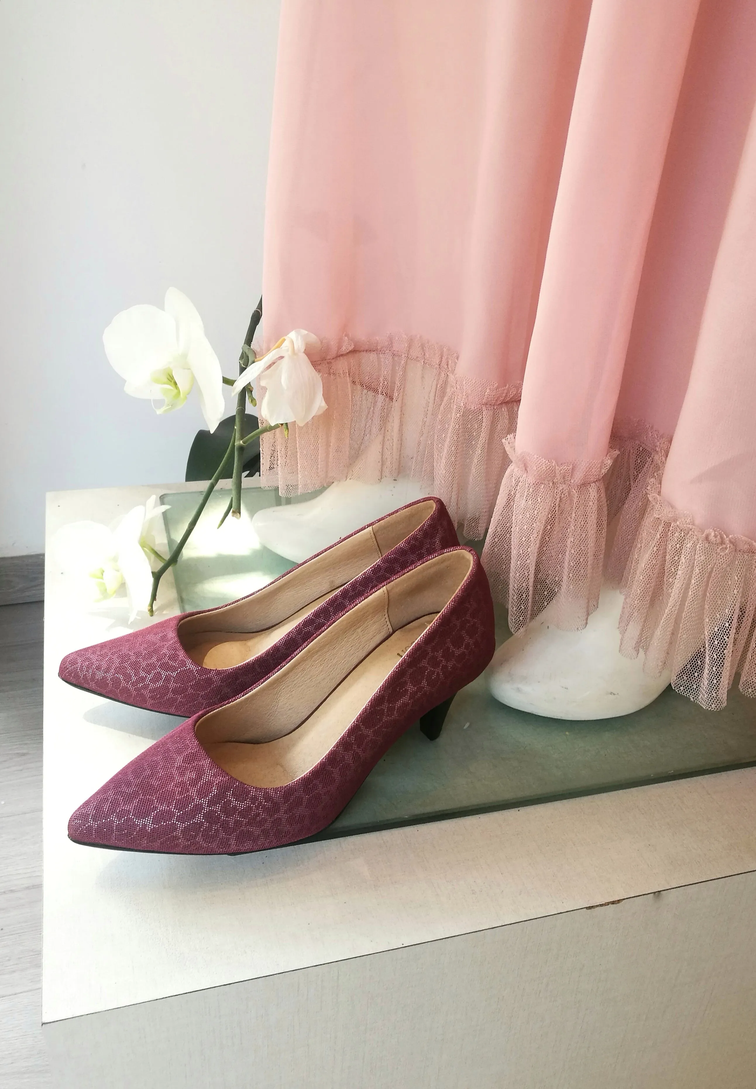 Bordeaux with printed MESH pumps