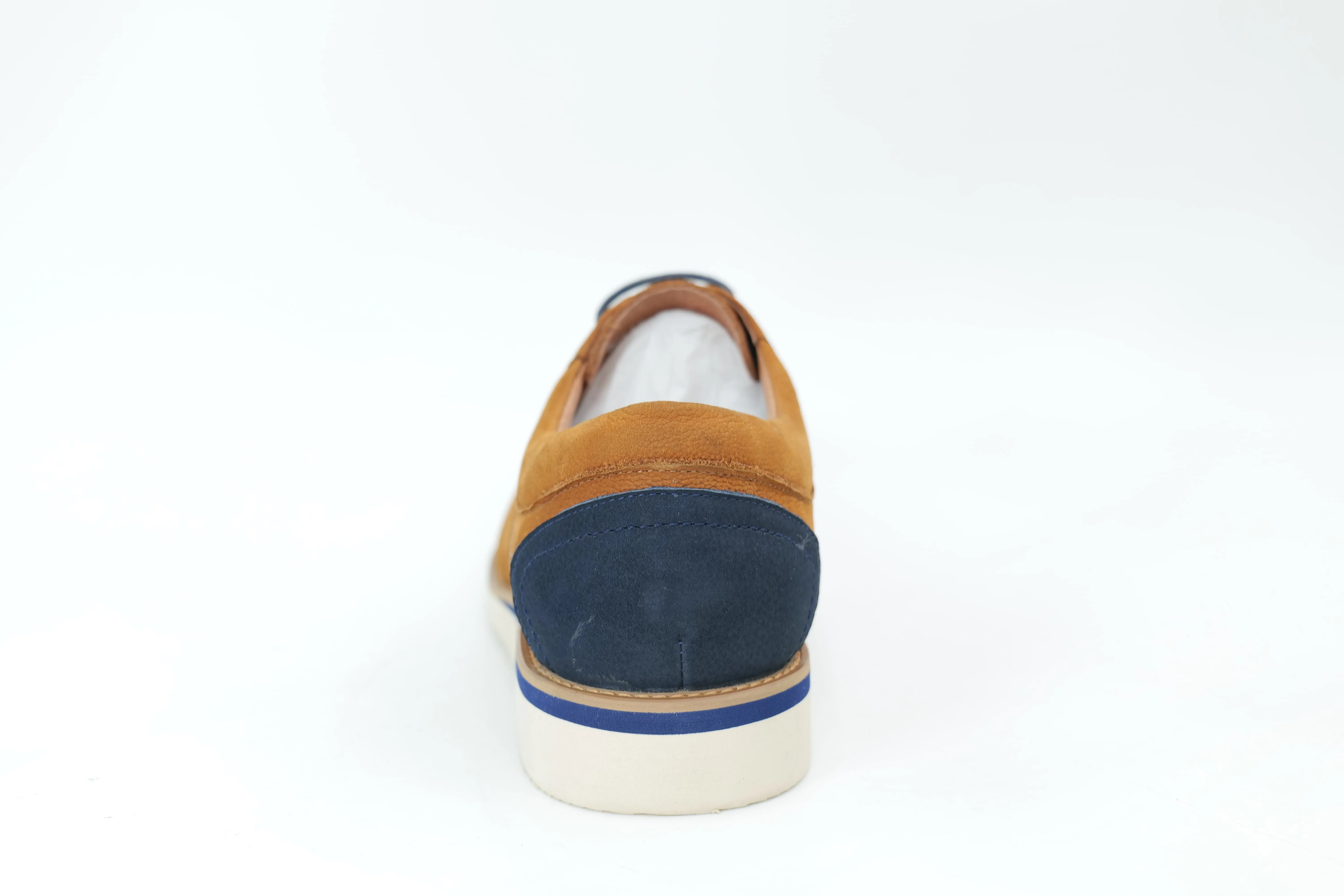 Casual shoes