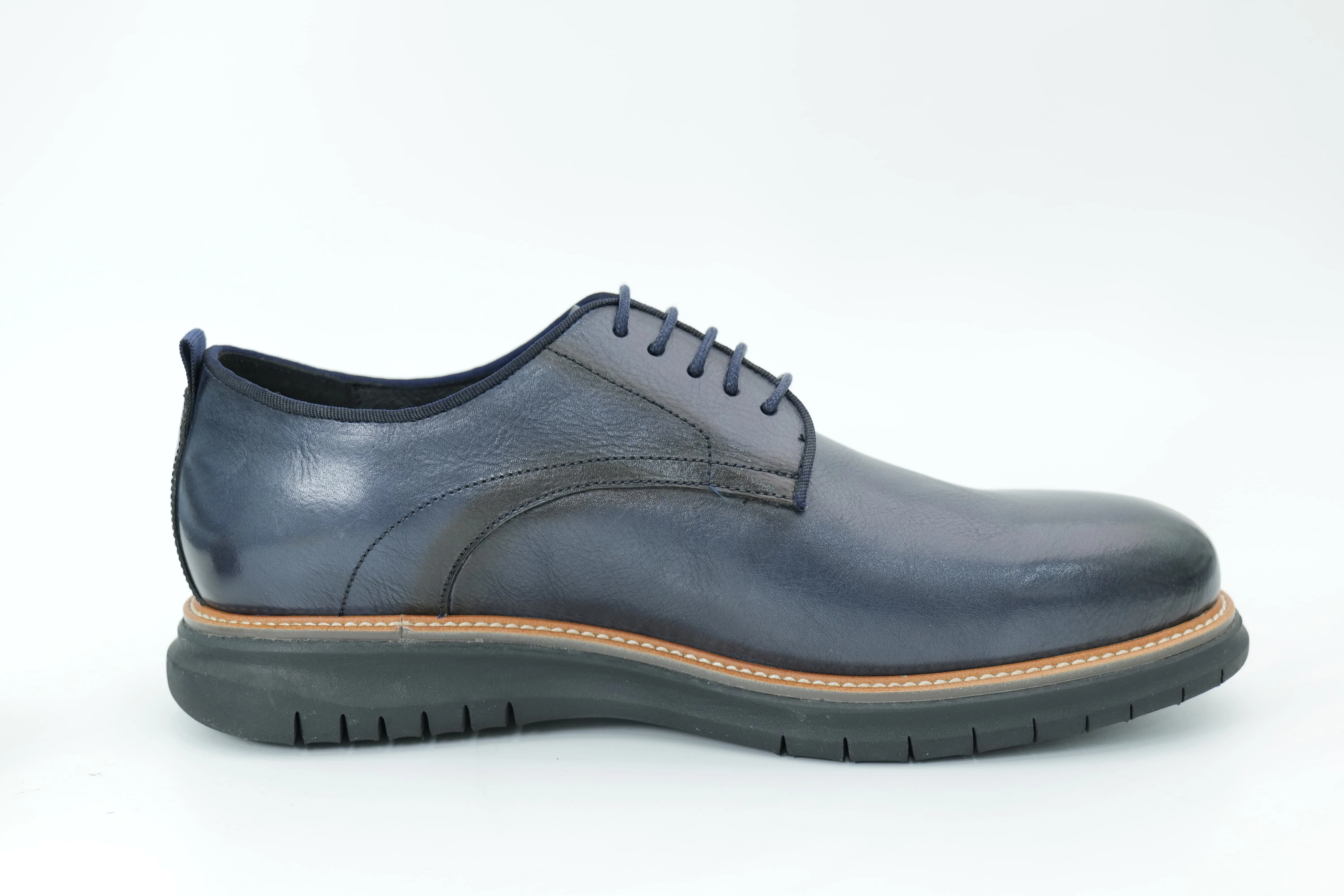 Casual shoes