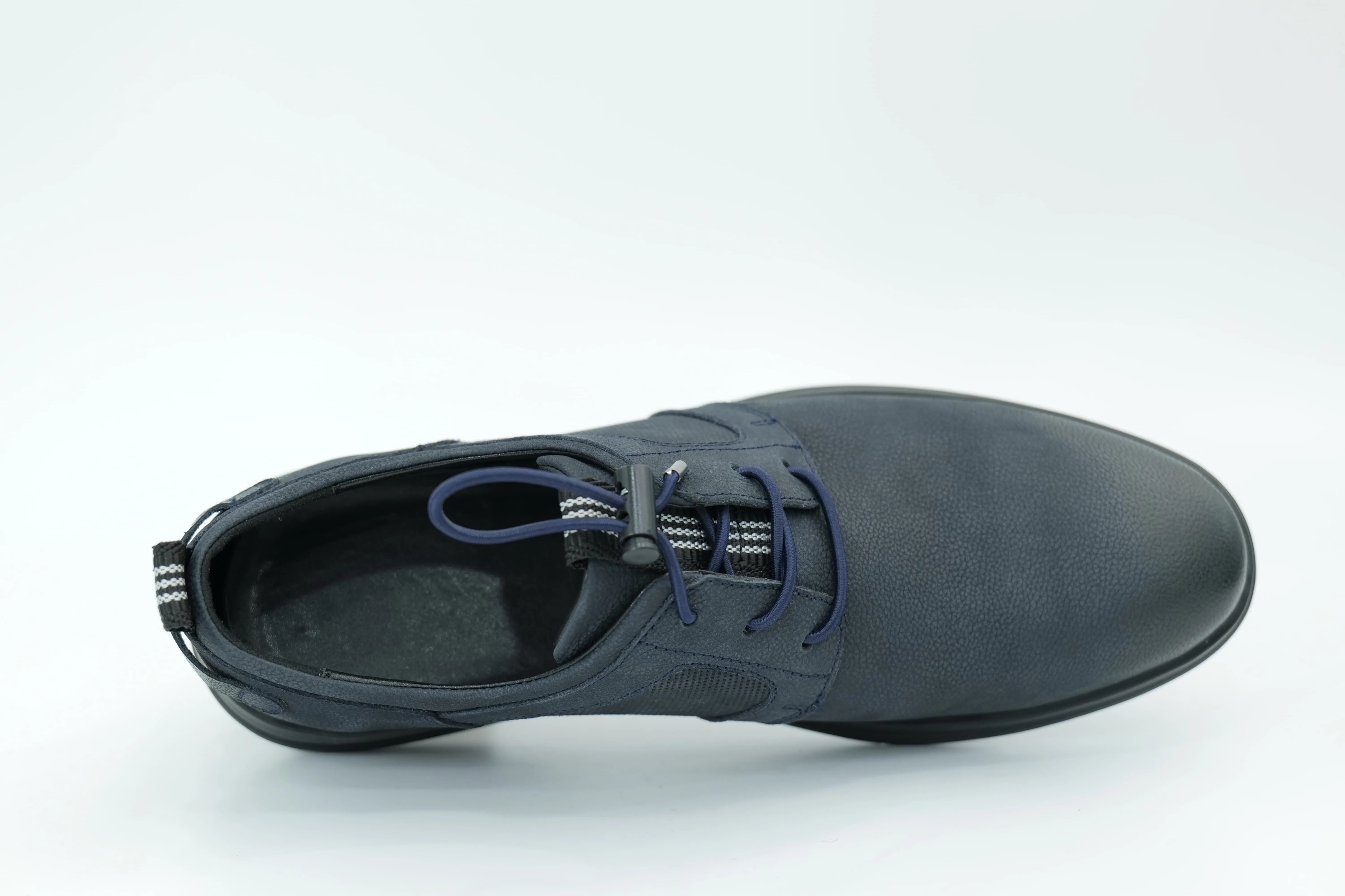Casual shoes