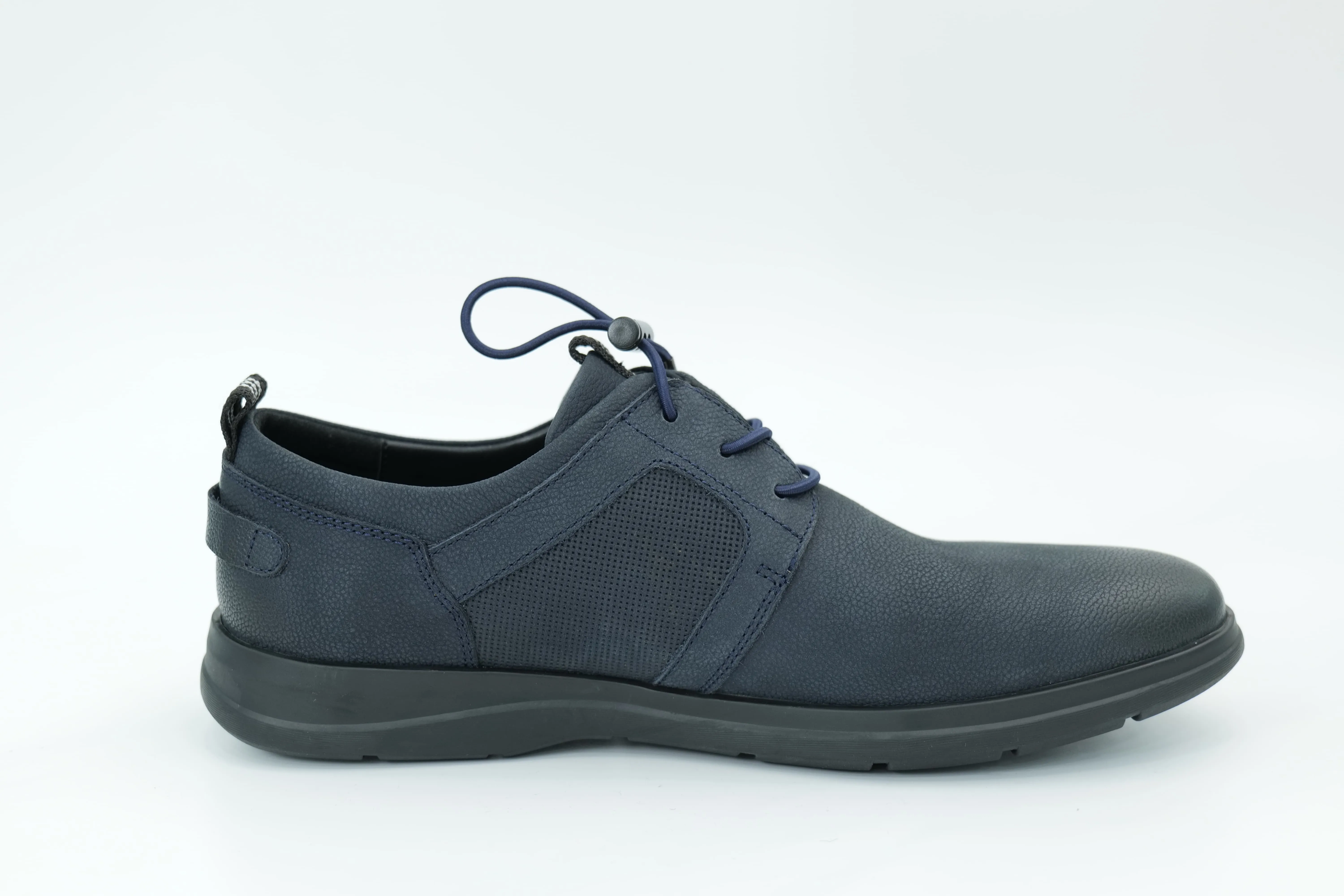 Casual shoes