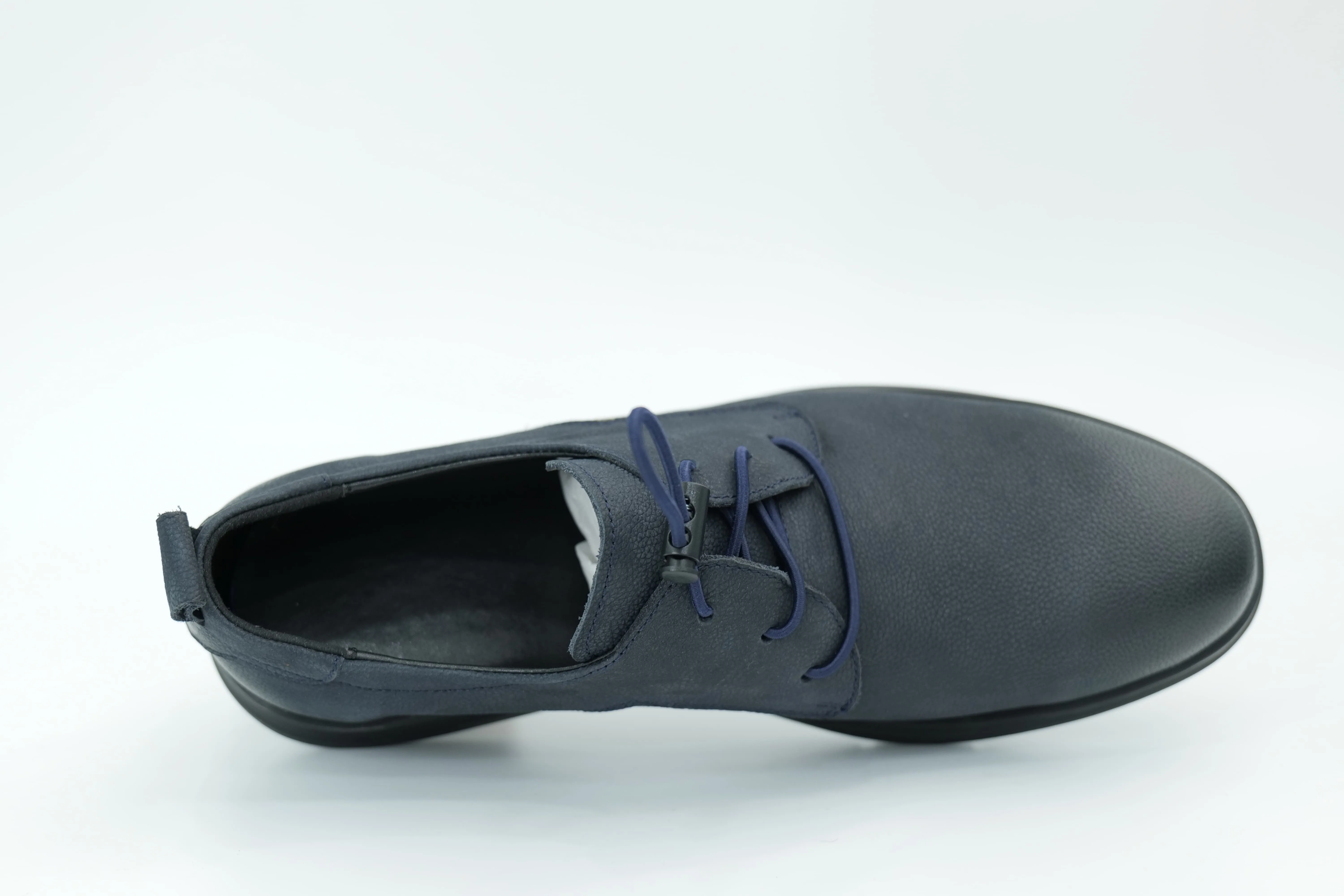 Casual shoes