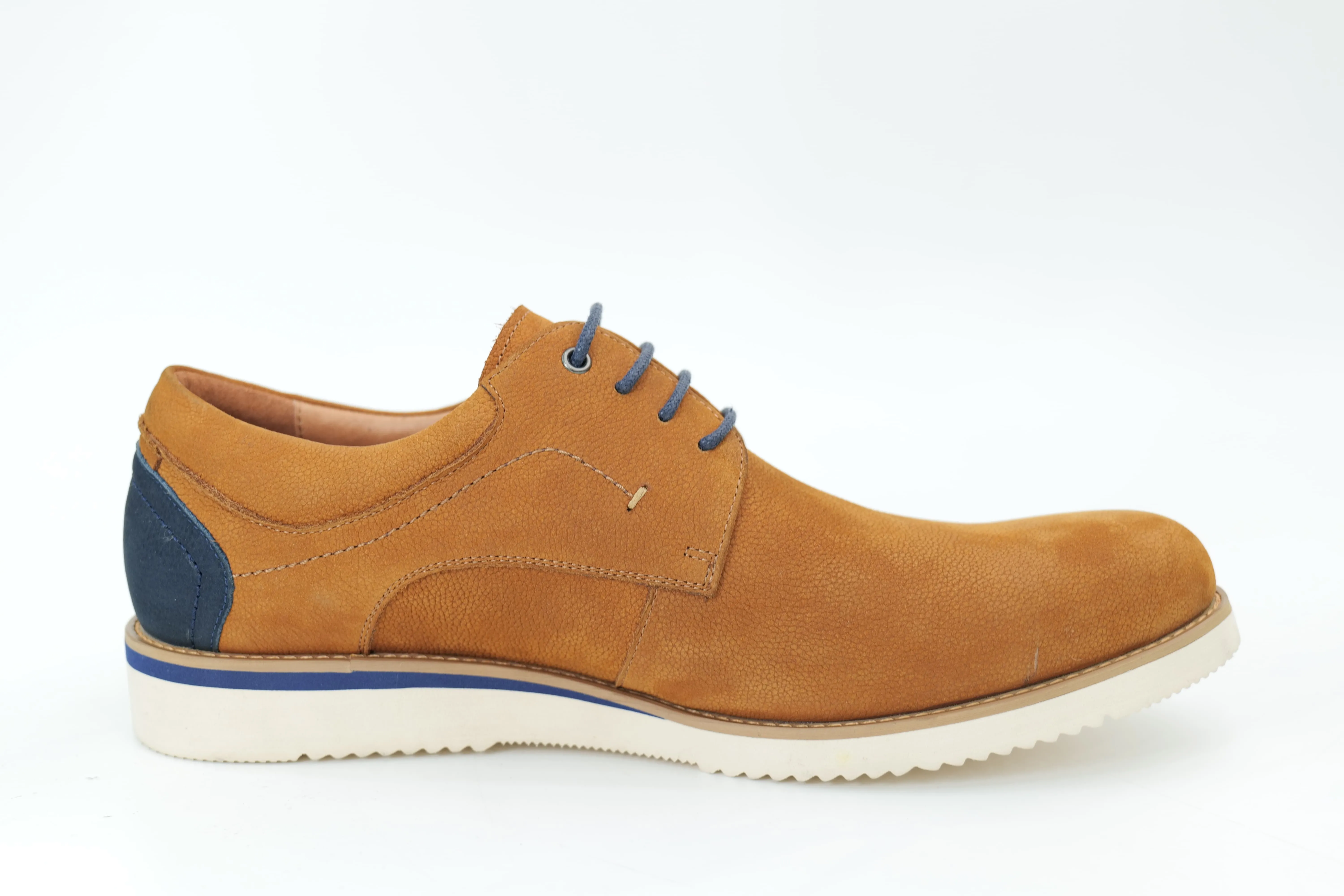 Casual shoes