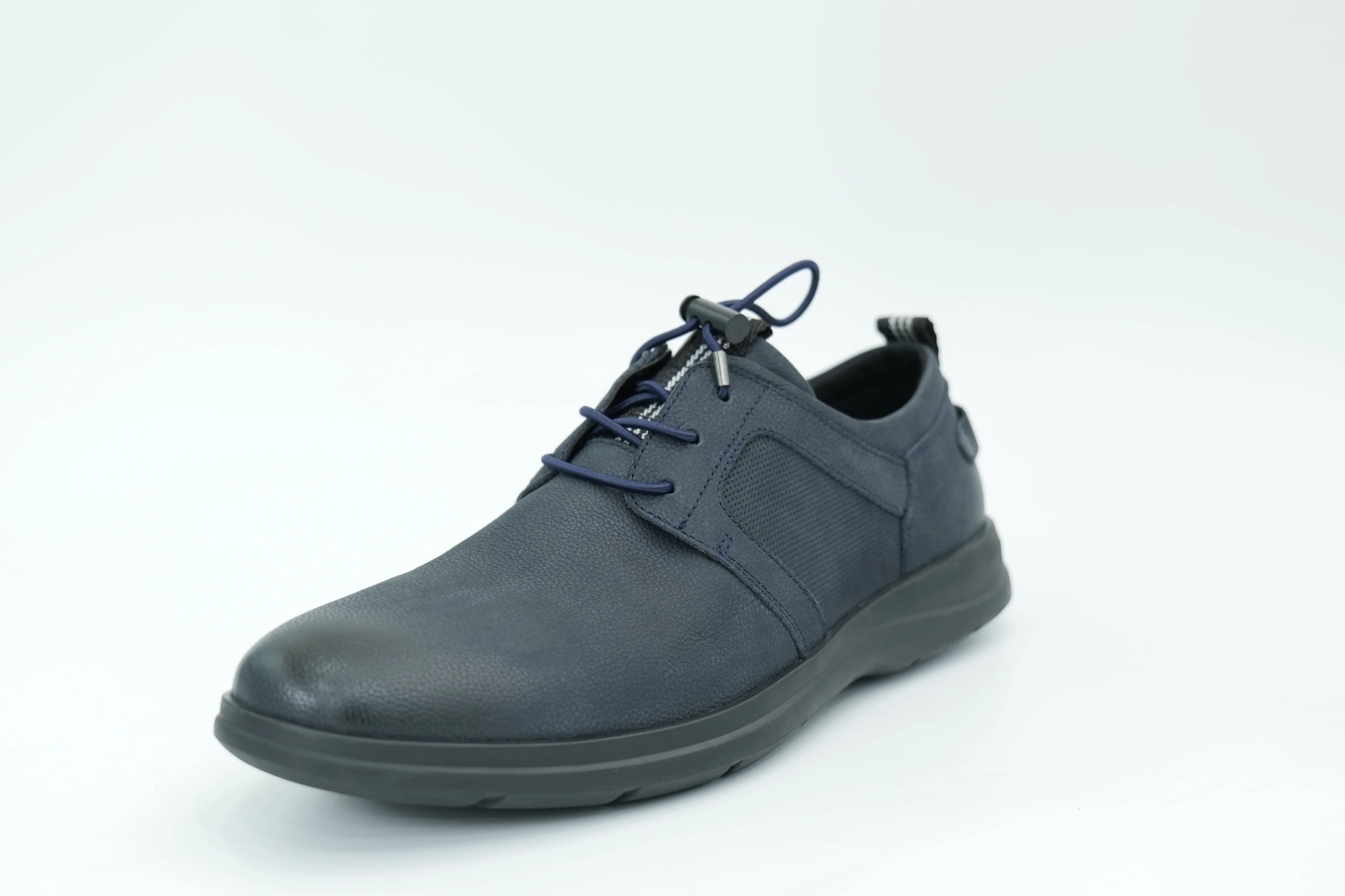 Casual shoes