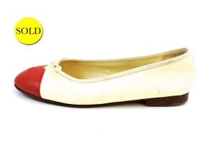 Chanel Cap-Toe Flat Size 37.5 It (7.5 Us)