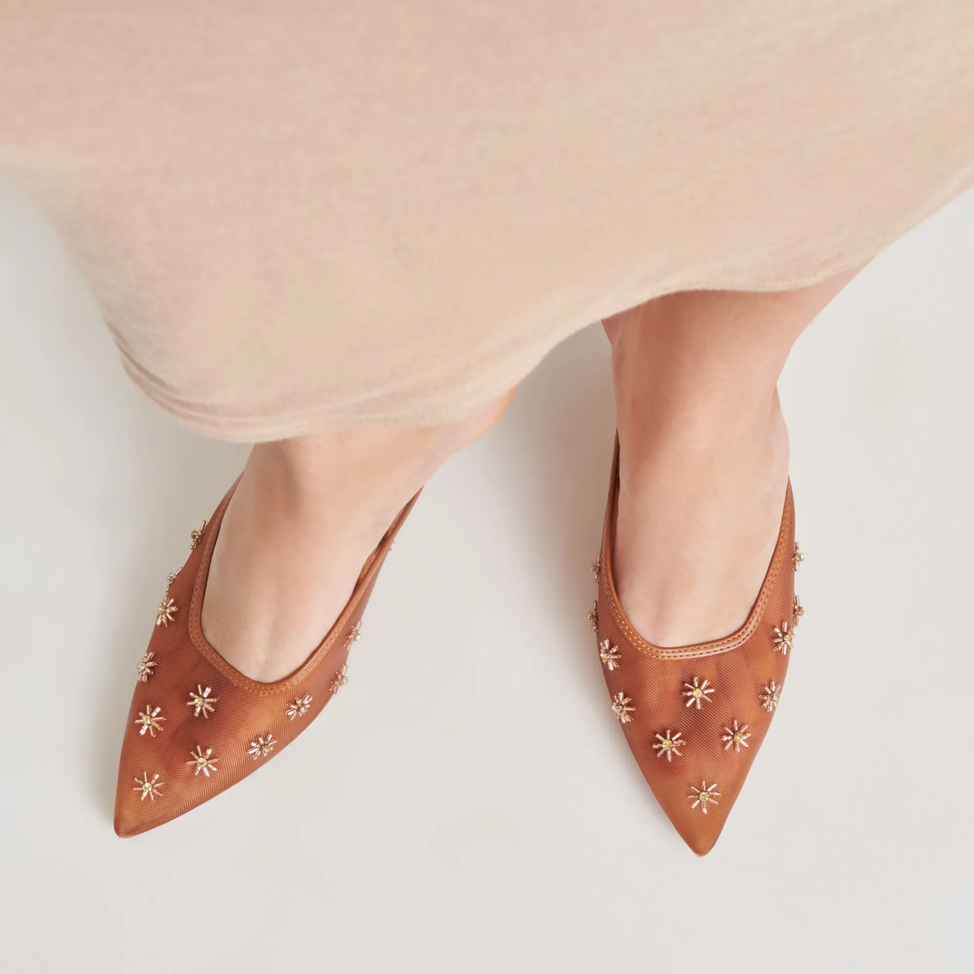 CLARA WIDE HEELS SADDLE MESH