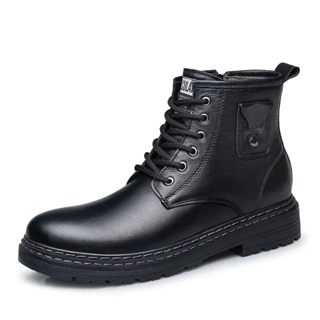 Classic fashion boots slip resistant, waterproof, comfortable and high quality.