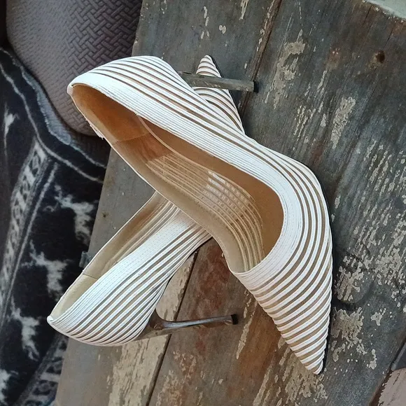 Diane Von Furstenberg DVF Ivory Bridgette heels pumps 10.5