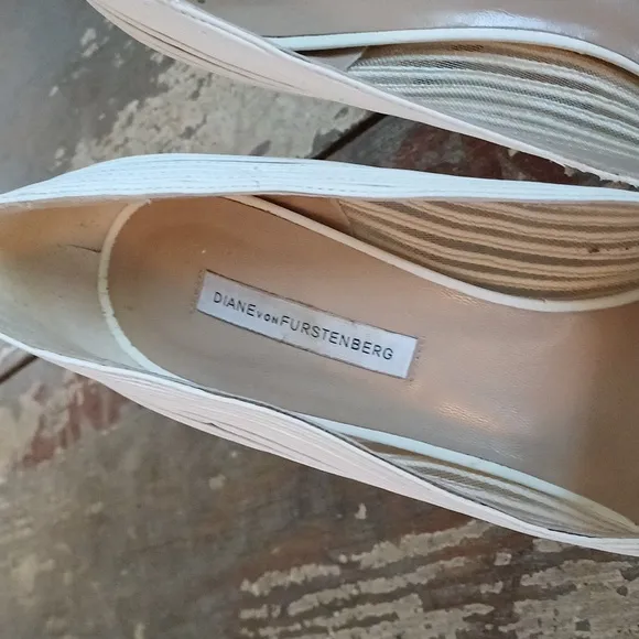 Diane Von Furstenberg DVF Ivory Bridgette heels pumps 10.5