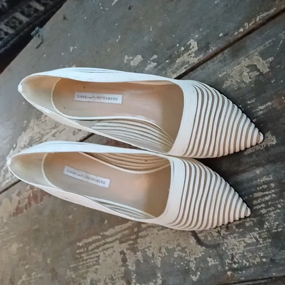 Diane Von Furstenberg DVF Ivory Bridgette heels pumps 10.5