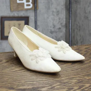 Dyeables Womens Vintage Fabric Rhinestone Pearl Heels White 7AA (7N)