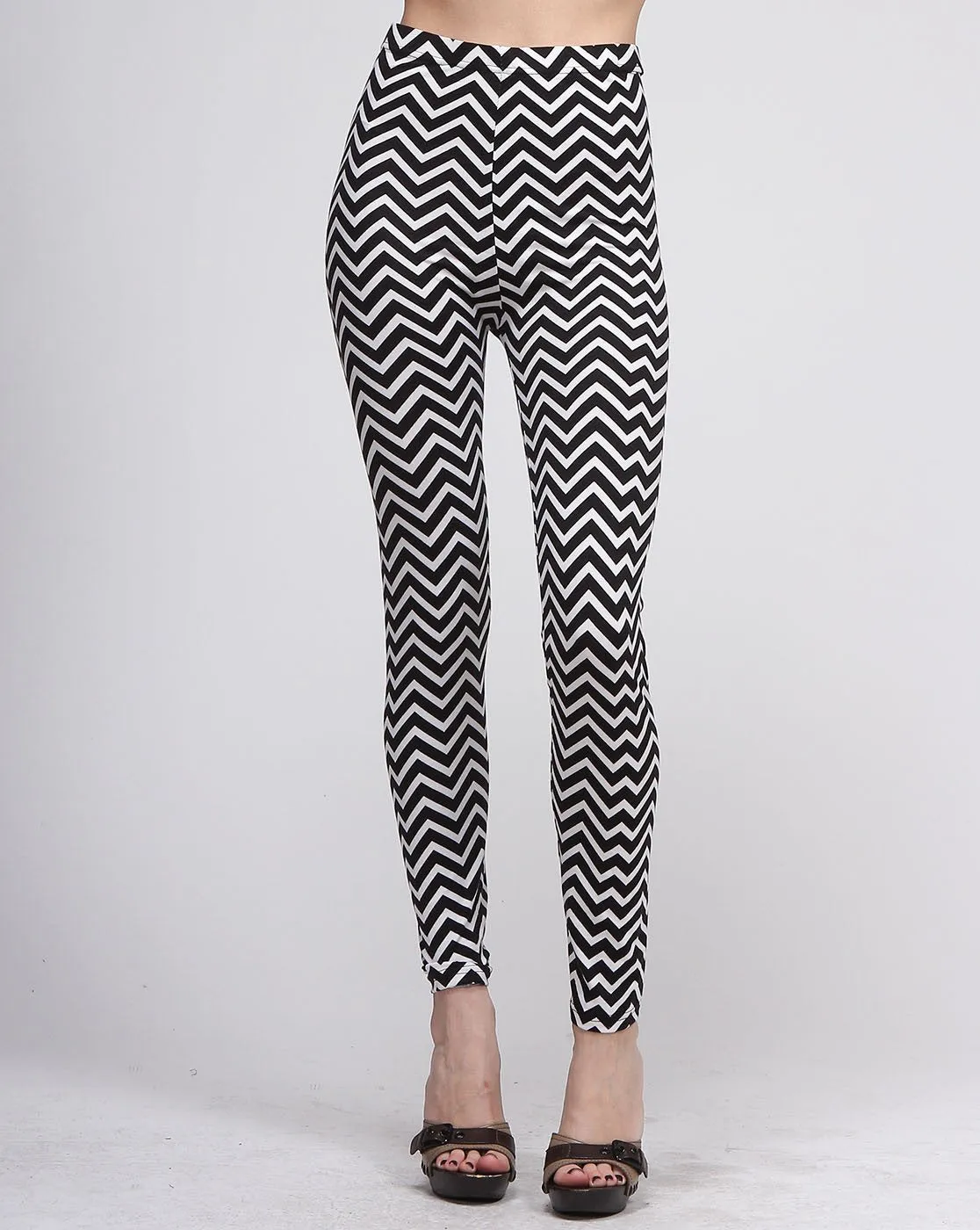 Feeling It Black And White Zigzag Leggings