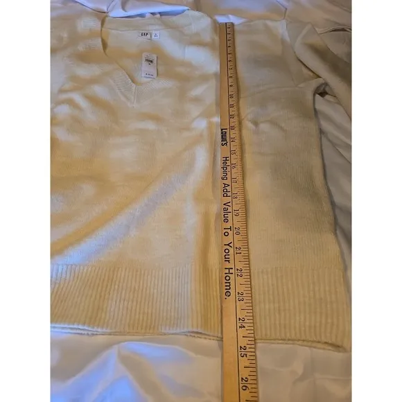 GAP Lightweight Women's V-Neck Long Sleeve Sweater Cream Size XL
