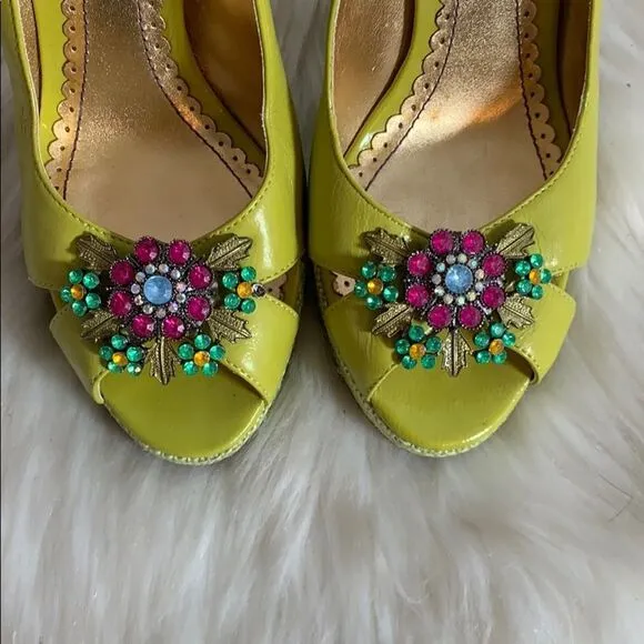 Hale Bob Green Flower  Platform Heels Size 6.5
