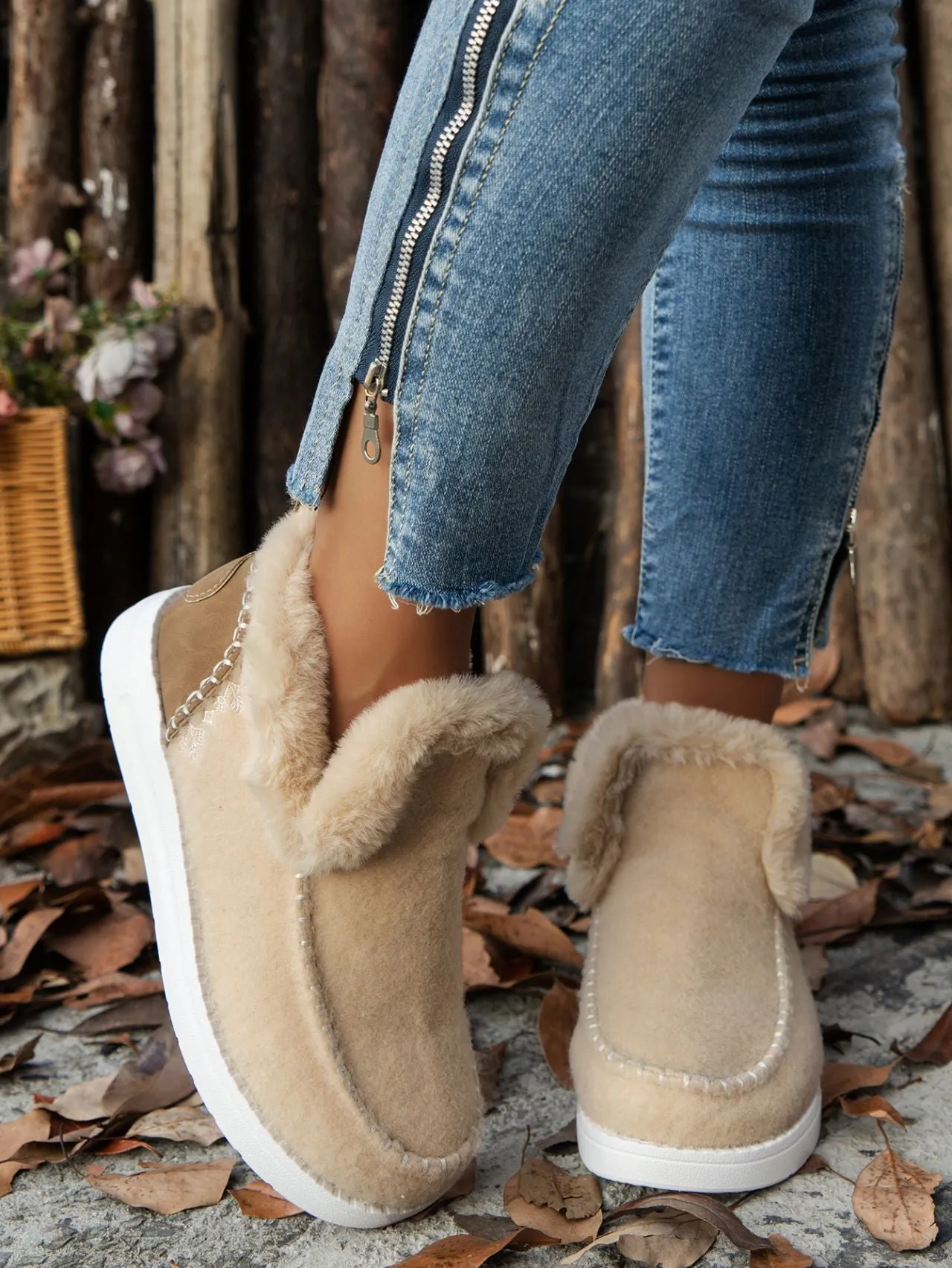 Hazel Blues® |  Furry Suede Round Toe Flat Sneakers