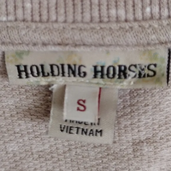 Holding Horses Anthropologie tan lightweight asymmetrical sweater size Small