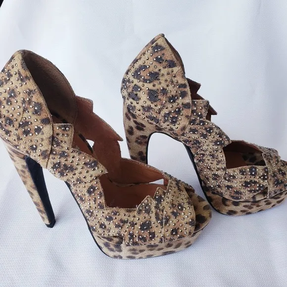⤵️Jeffrey Campbell Handmade Ibiza Last studded animal fur like heels *Size 6