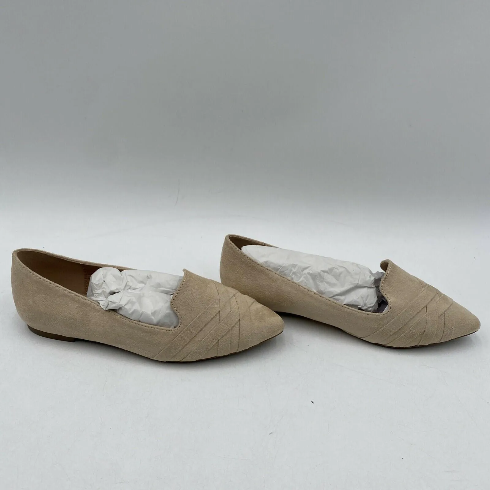 Journee Collection Women's Mindee Flat Tan Size 5.5WD - Very Good