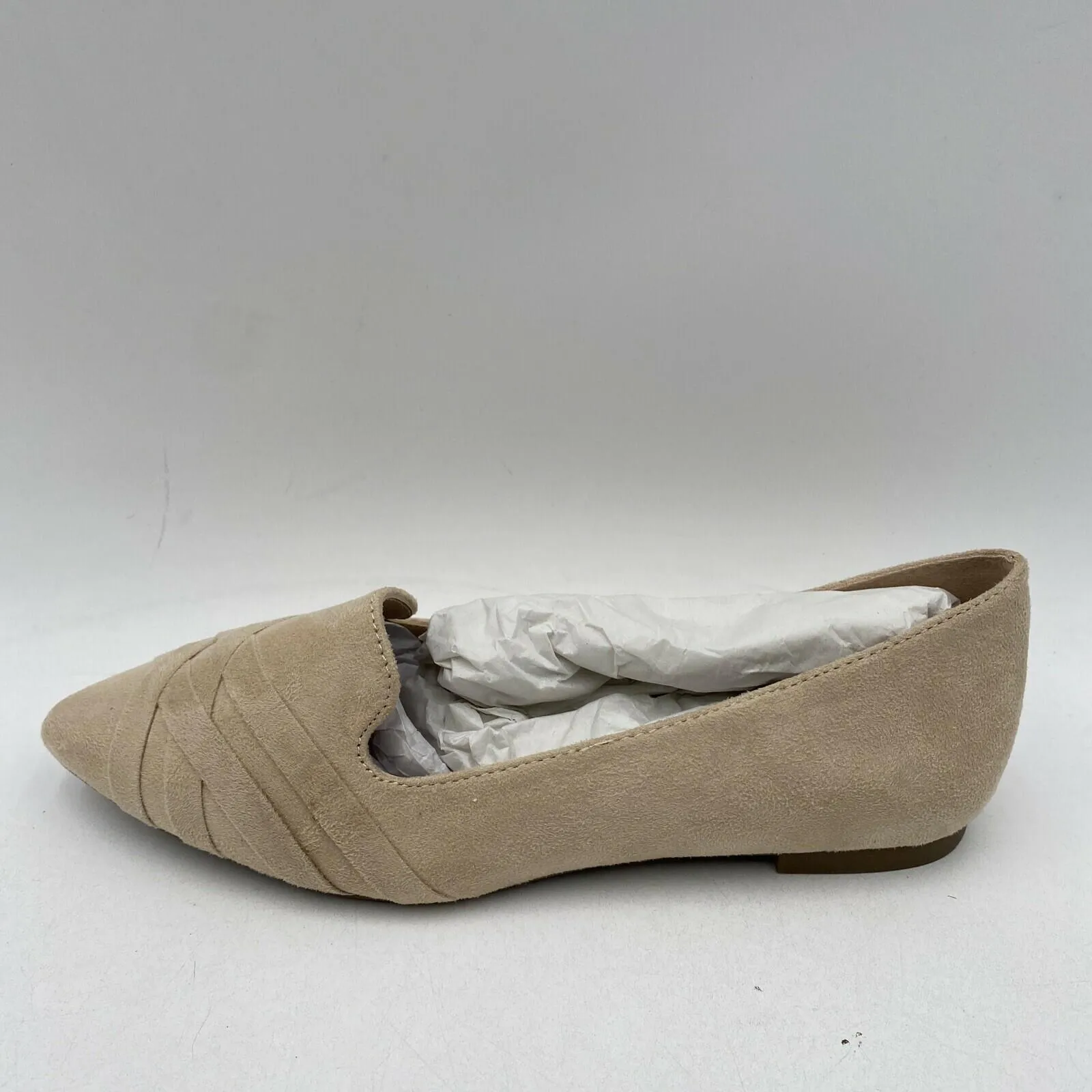 Journee Collection Women's Mindee Flat Tan Size 5.5WD - Very Good