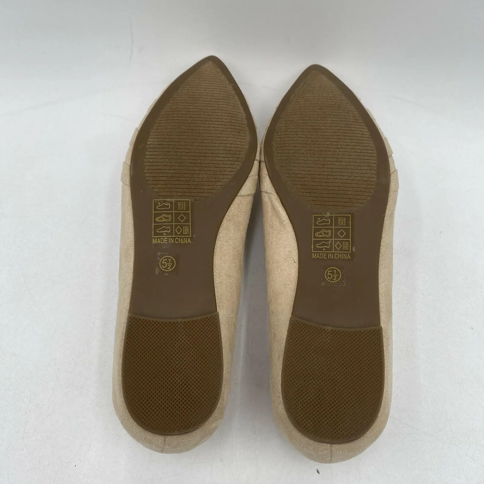 Journee Collection Women's Mindee Flat Tan Size 5.5WD - Very Good