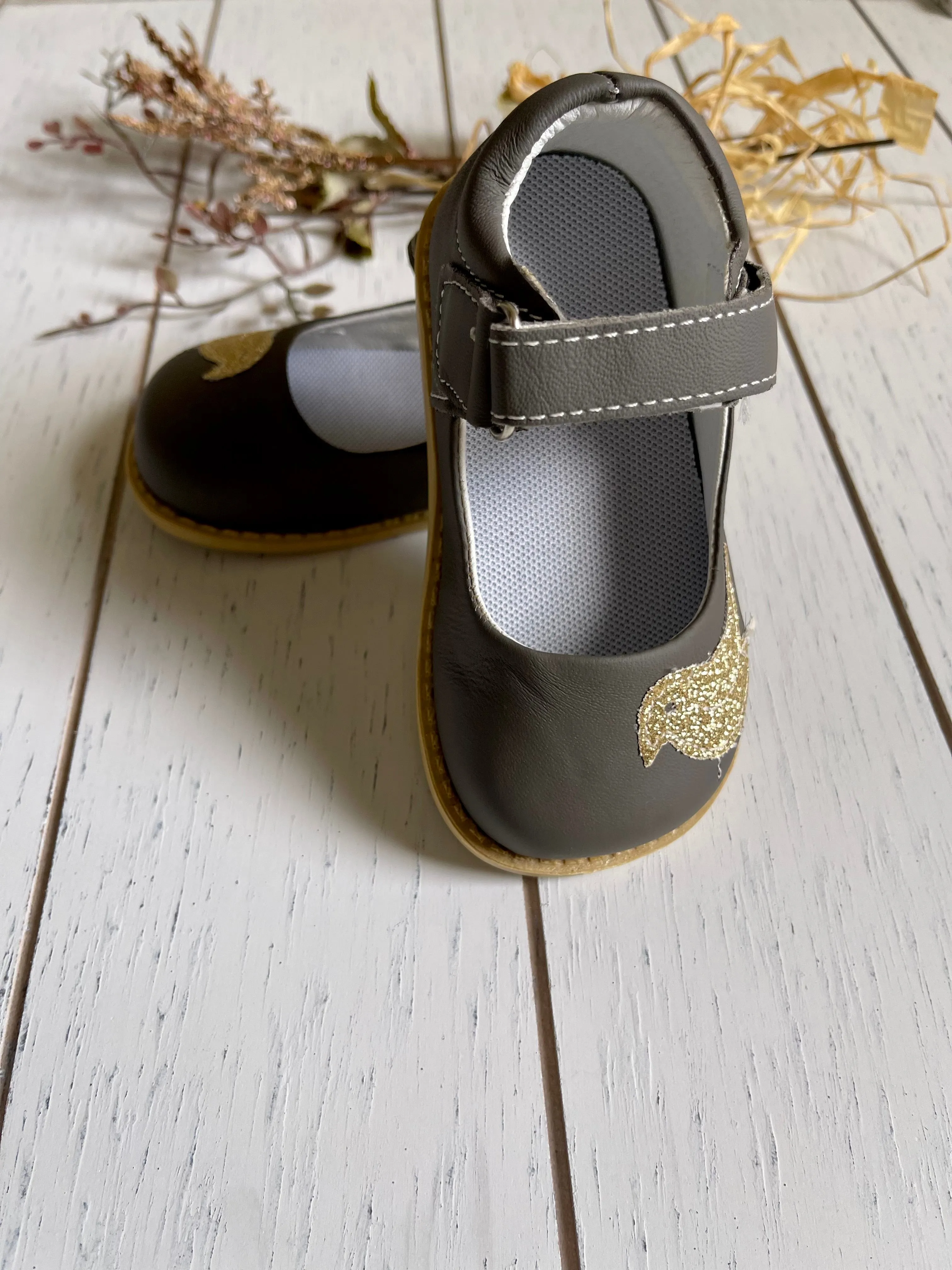 Leather bird strap girl shoes