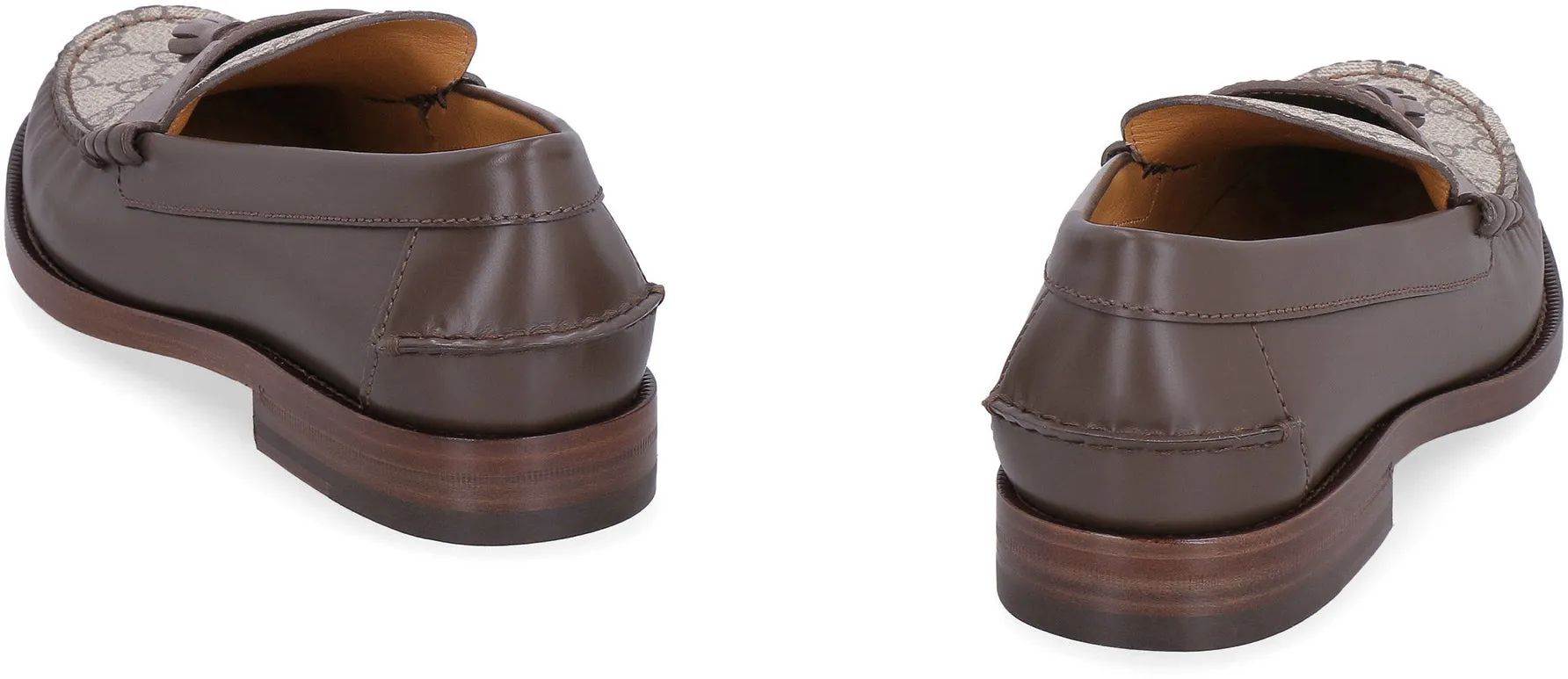 Leather loafers with decorative tassels
