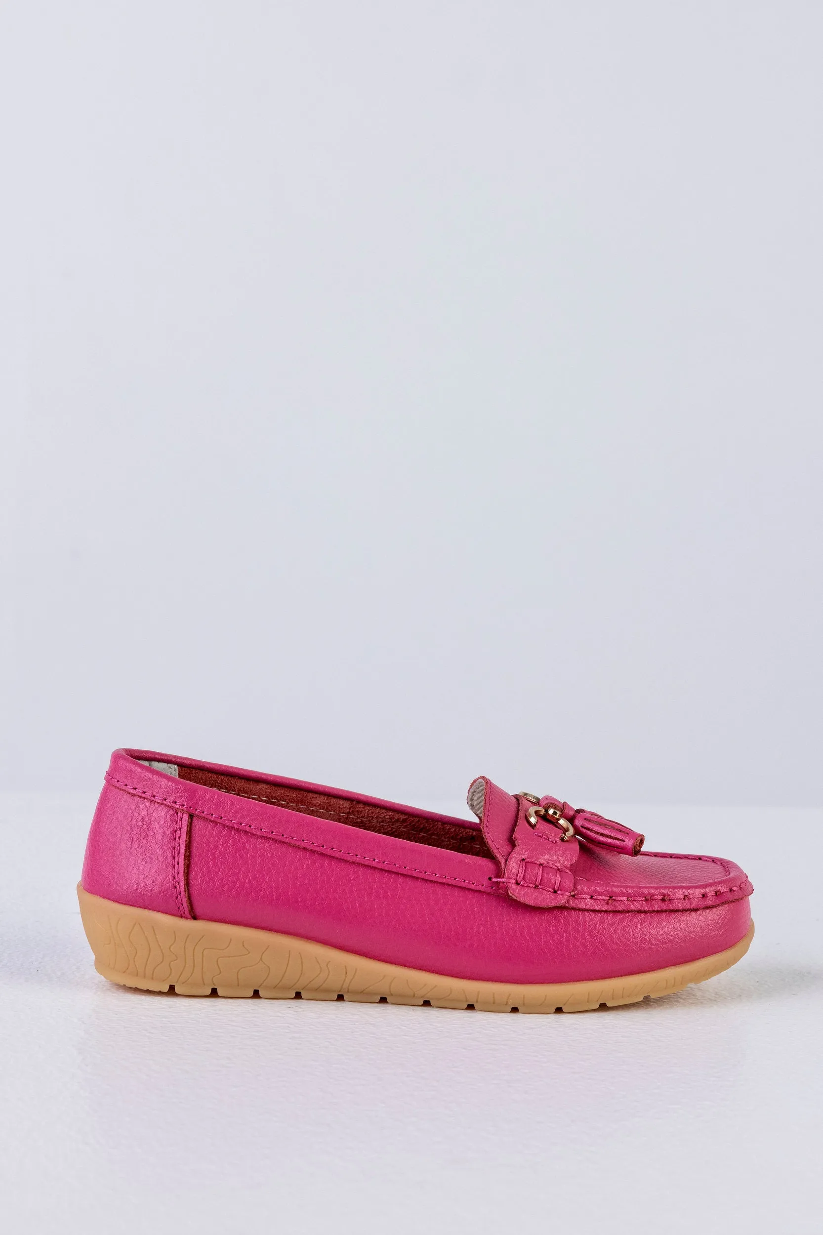 Leather moccasins with tassels