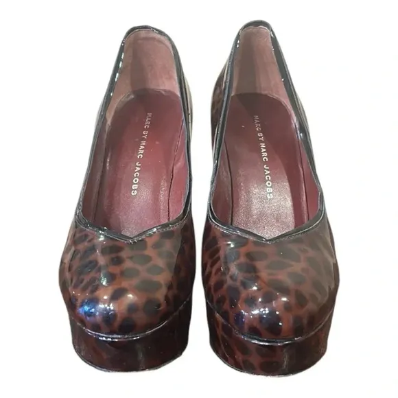 Marc By Marc Jacobs Brown Patent Leopard Print Platform Pumps Fancy Feline  6.5