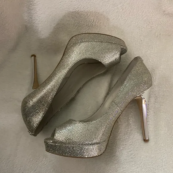 MICHAEL KORS silver heels *NEW*