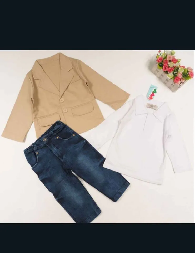 New Boys 3 Piece Outfit with jacket, white stretchy top and stretch Jeans, Tag says Sz 2, fits 12 to 18 months!
