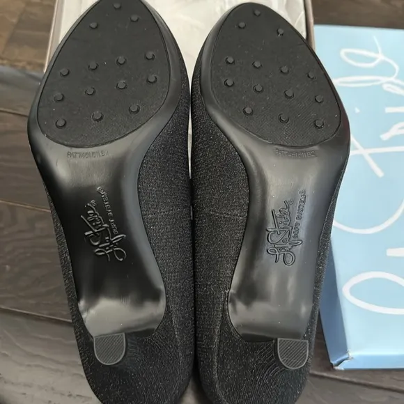 NEW IN BOX LIFE STRIDE PARIGI BLACK PUMPS SIZE 9
