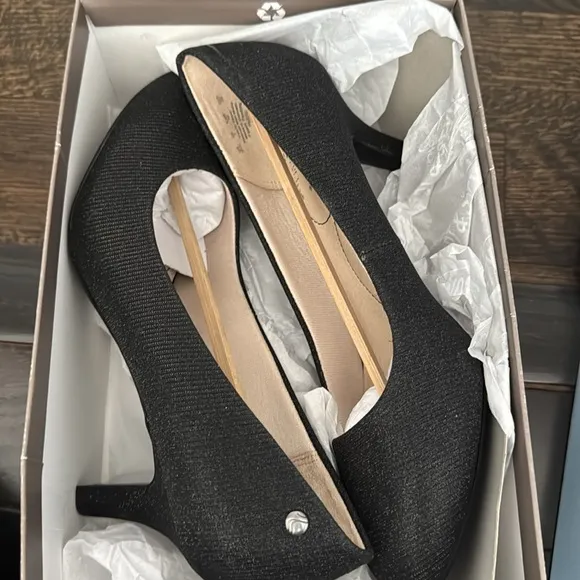 NEW IN BOX LIFE STRIDE PARIGI BLACK PUMPS SIZE 9