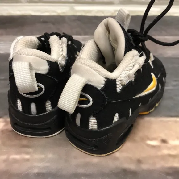 NIKE AIR MAX NM baby size 4c BLACK/UNIVERSITY GOLD-WHITE sneakers shoes