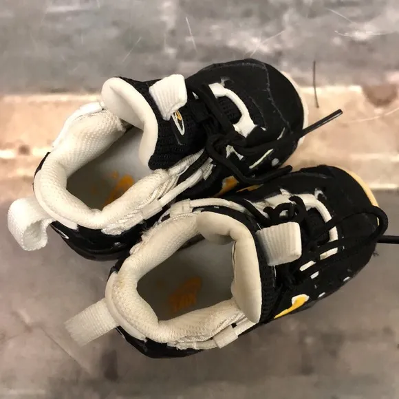 NIKE AIR MAX NM baby size 4c BLACK/UNIVERSITY GOLD-WHITE sneakers shoes