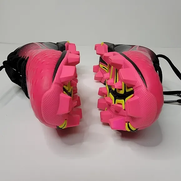 NIKE Pink and black Hyperdiamond FastFlex Softball/ soccer cleats shoes