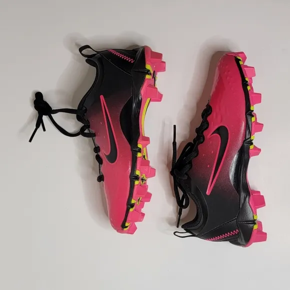 NIKE Pink and black Hyperdiamond FastFlex Softball/ soccer cleats shoes