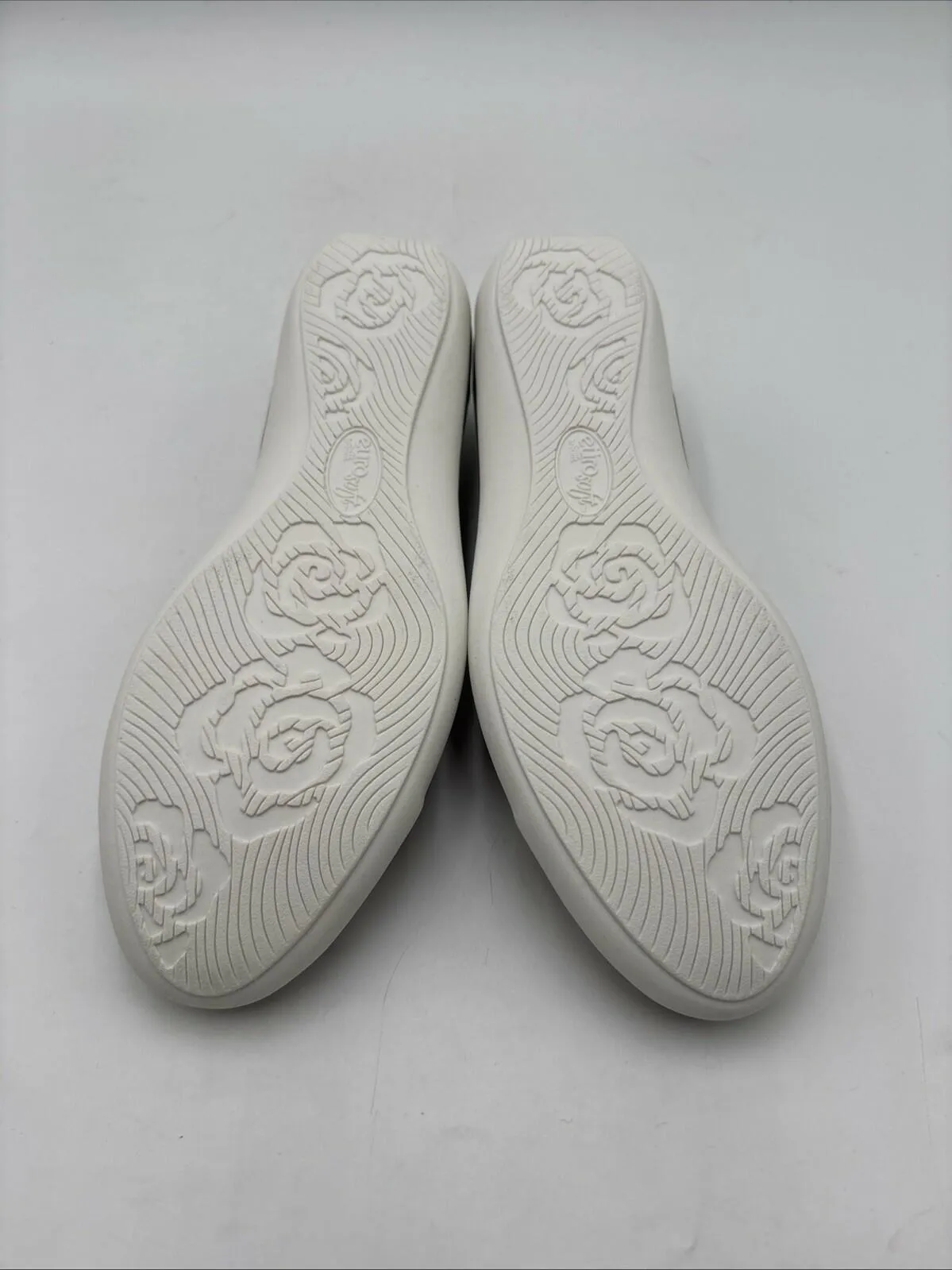 NWOB Eurosoft Women’s Manila Flats Cloudy Nubuck Size 6.5M/37.5