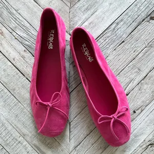 Reqins Harmony Fuchsia Ballet Flats