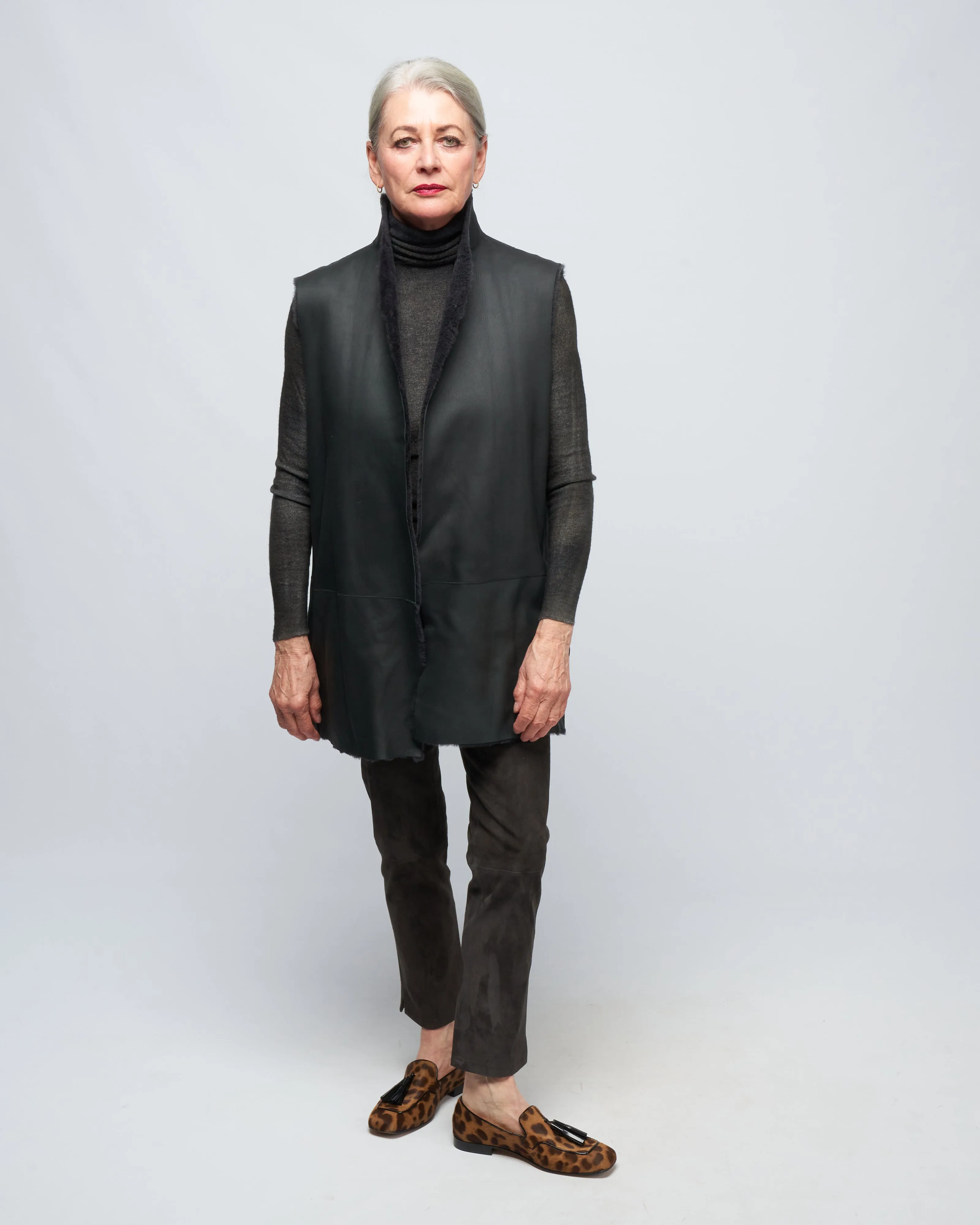 short stand collar shearling gilet - graphite
