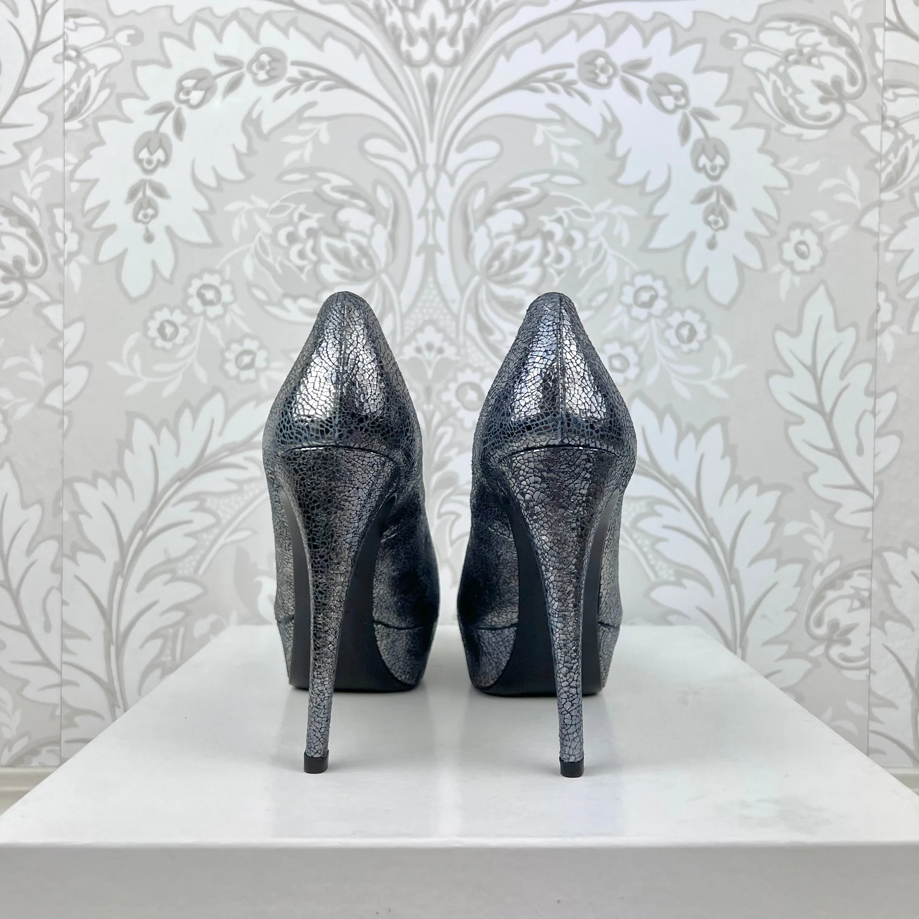 Stuart Weitzman Metallic “Mae” Platform Pumps size 8.5