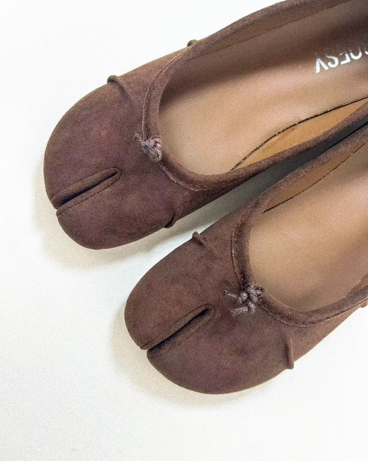 Suede Wrinkles Tabi Flats